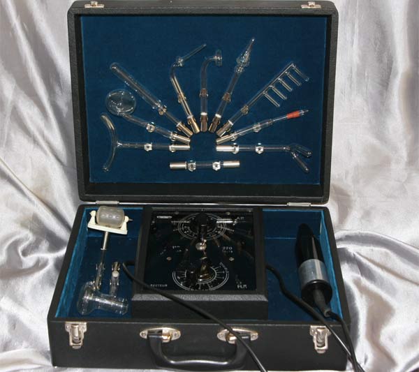 Stunning 12pc Fluvita Violet Wand