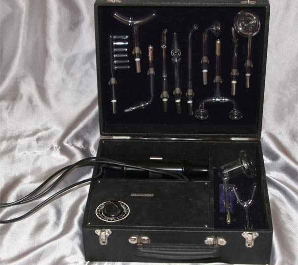 Lovely 12pc Gral Violet Wand