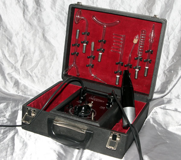 Lovely 1960s 8pc Fluvita Violet Wand / Violet Ray